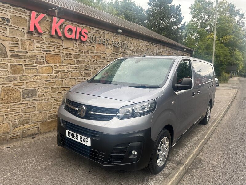 VAUXHALL VIVARO