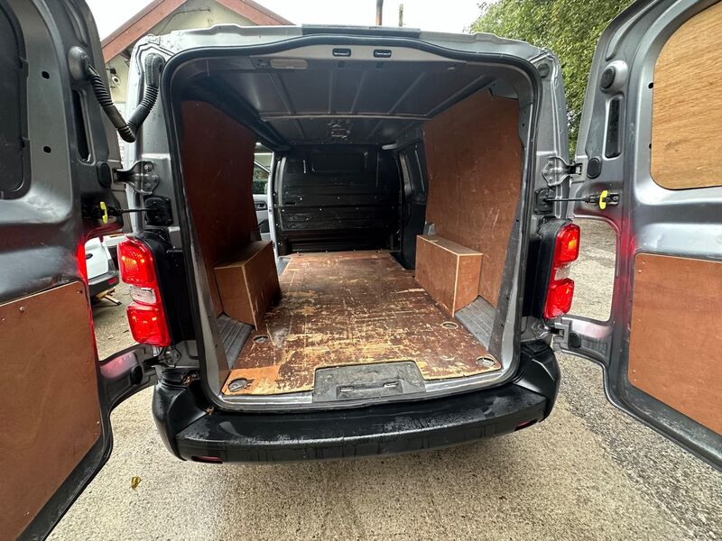 VAUXHALL VIVARO