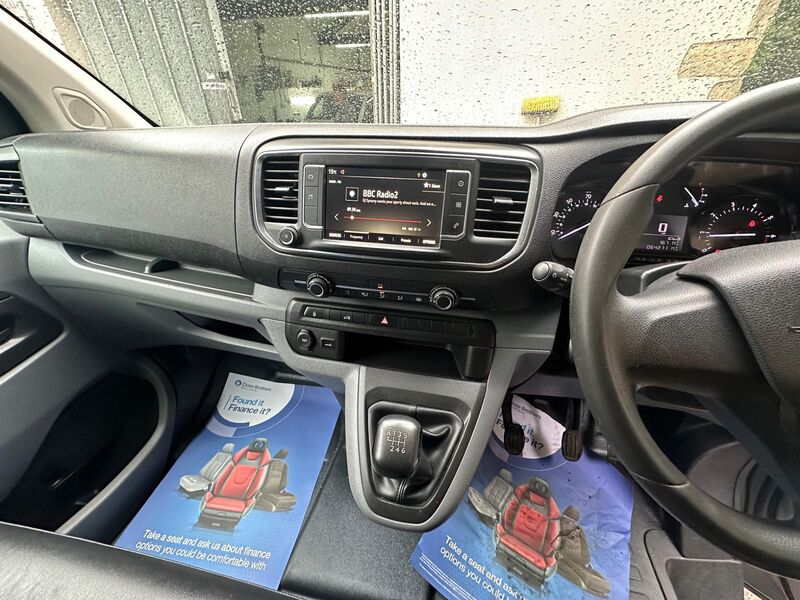 VAUXHALL VIVARO