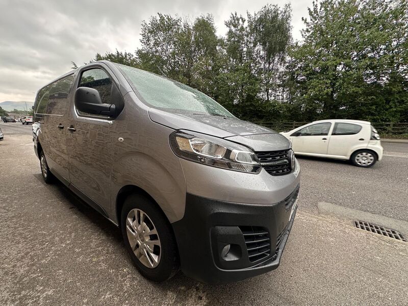 VAUXHALL VIVARO