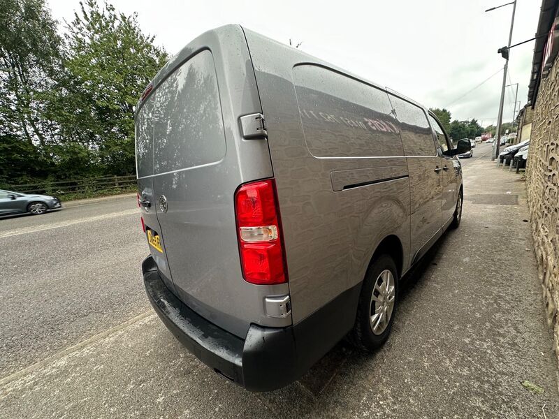 VAUXHALL VIVARO