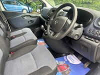 VAUXHALL VIVARO