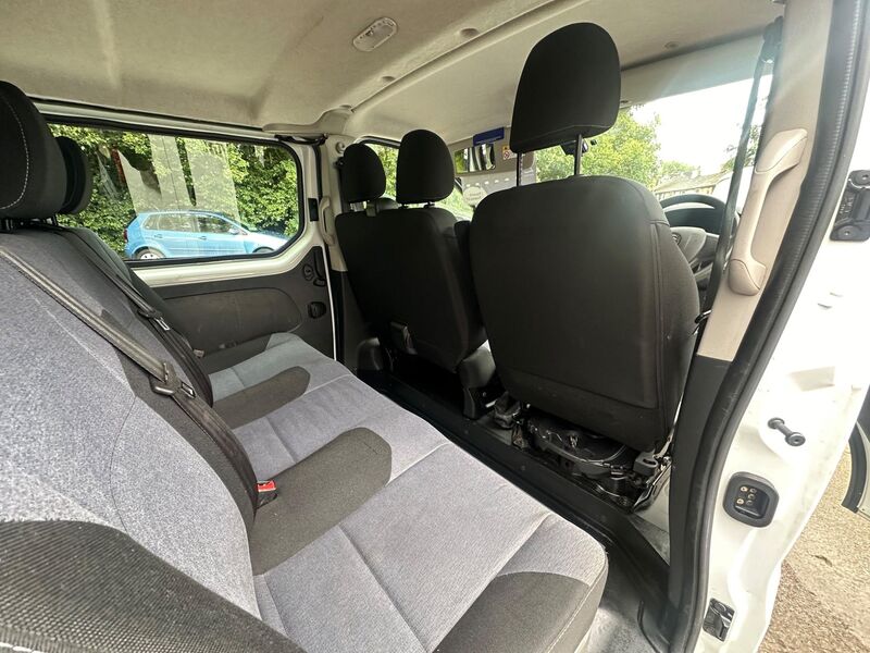 VAUXHALL VIVARO
