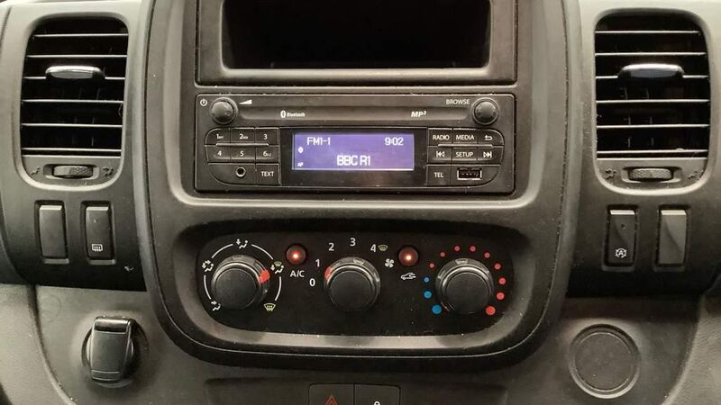 VAUXHALL VIVARO