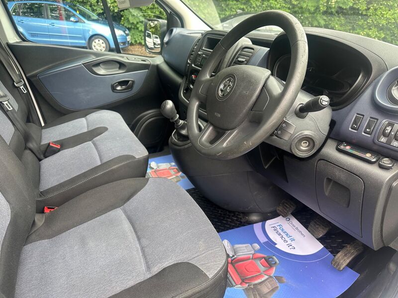 VAUXHALL VIVARO