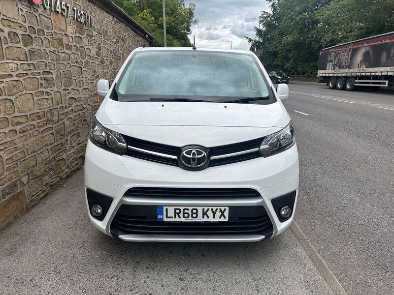 TOYOTA PROACE