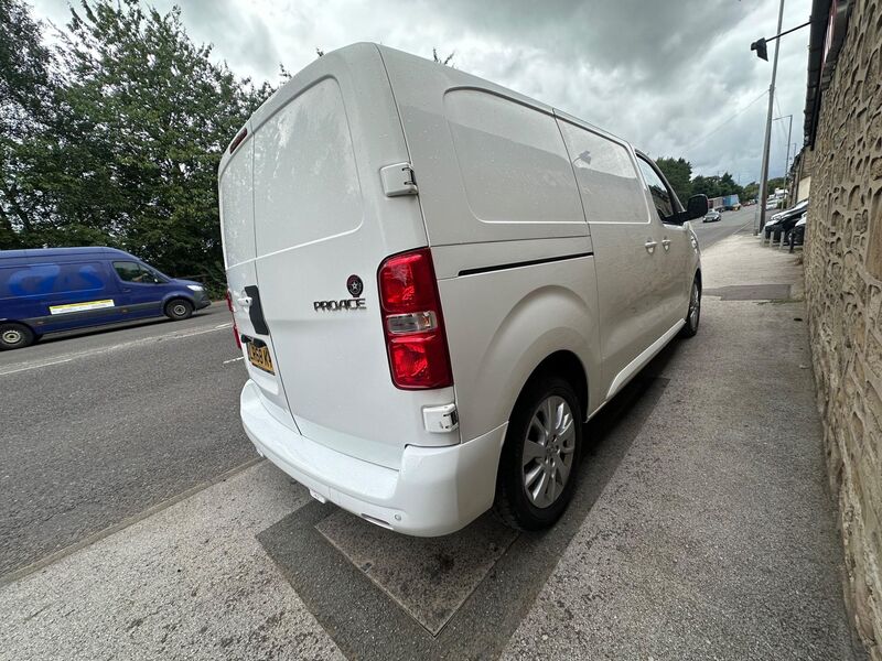 TOYOTA PROACE
