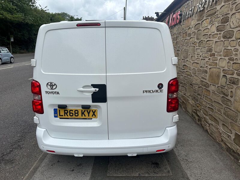 TOYOTA PROACE