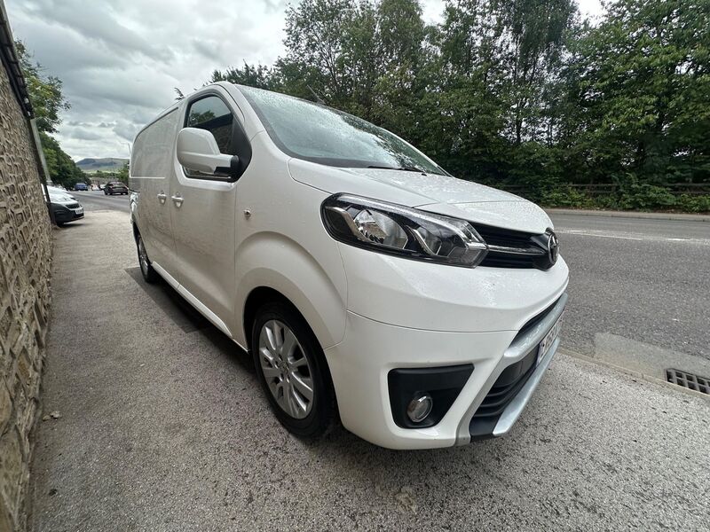 TOYOTA PROACE