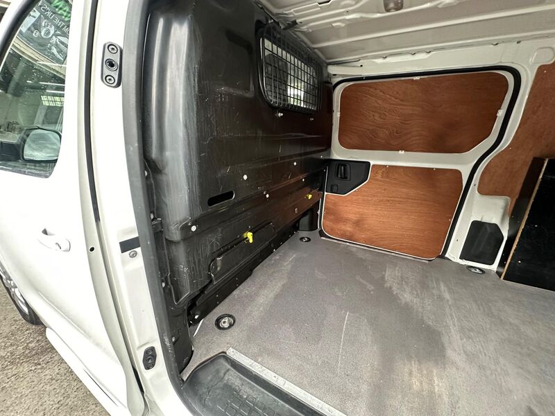 TOYOTA PROACE