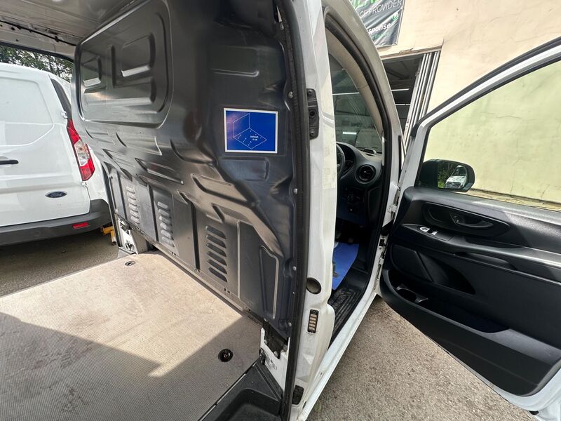 MERCEDES-BENZ VITO