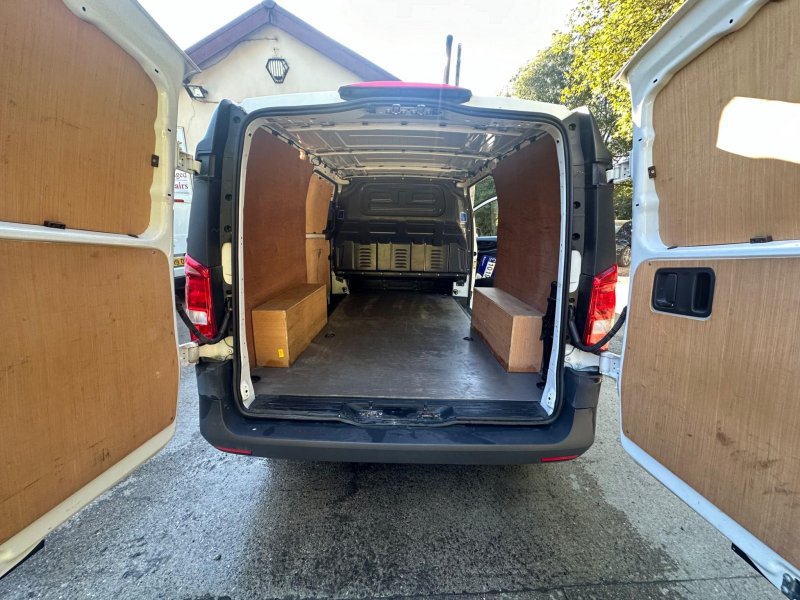 MERCEDES-BENZ VITO