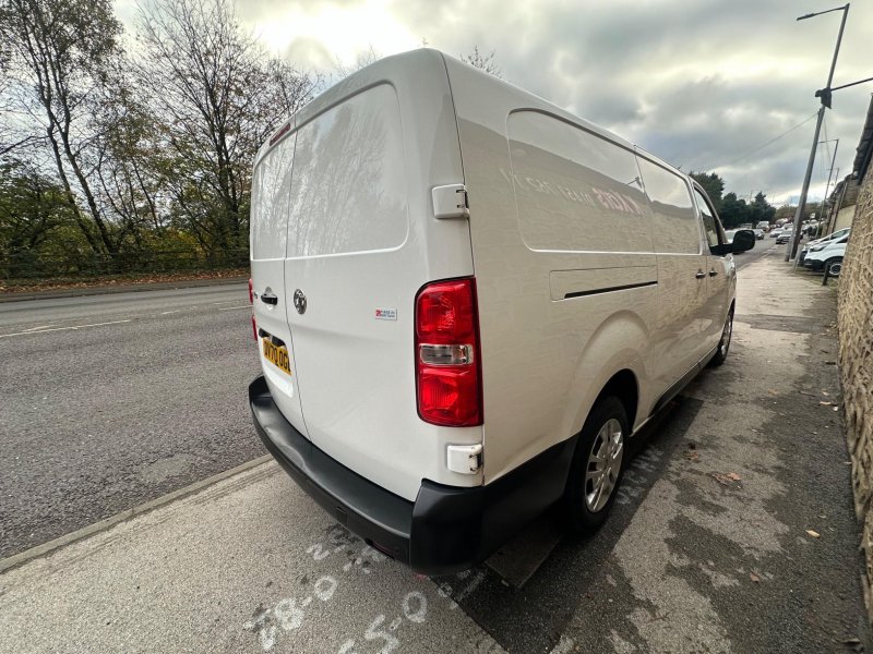 VAUXHALL VIVARO
