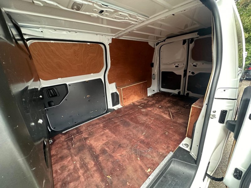 VAUXHALL VIVARO