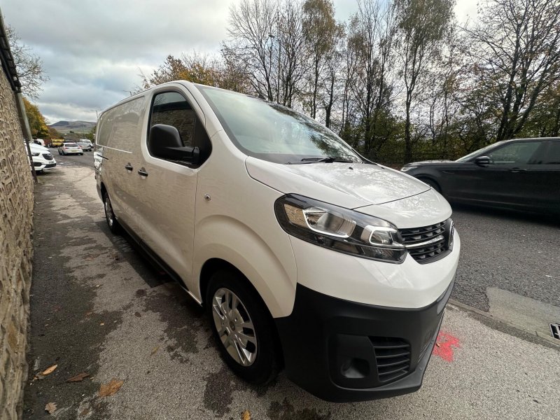 VAUXHALL VIVARO