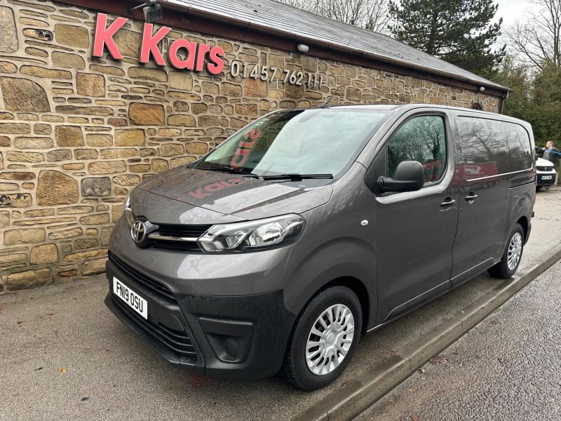 TOYOTA PROACE