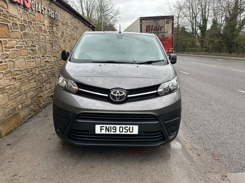 TOYOTA PROACE