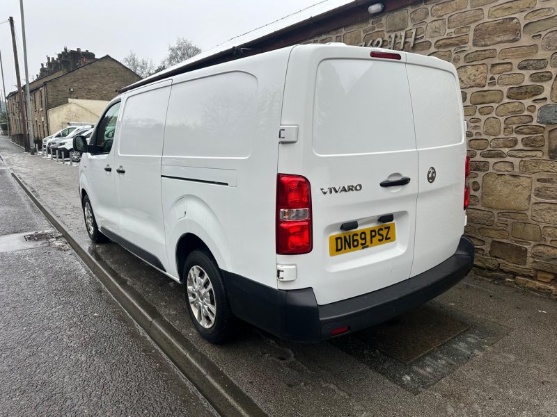 VAUXHALL VIVARO