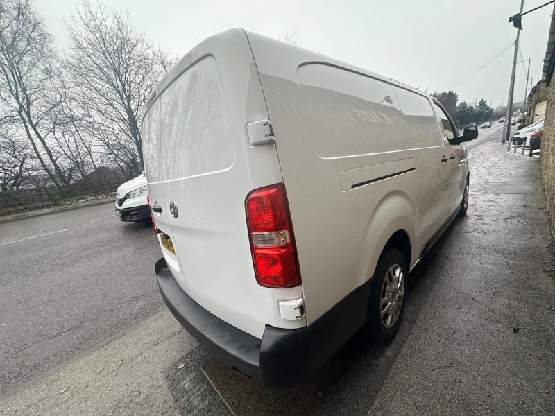VAUXHALL VIVARO