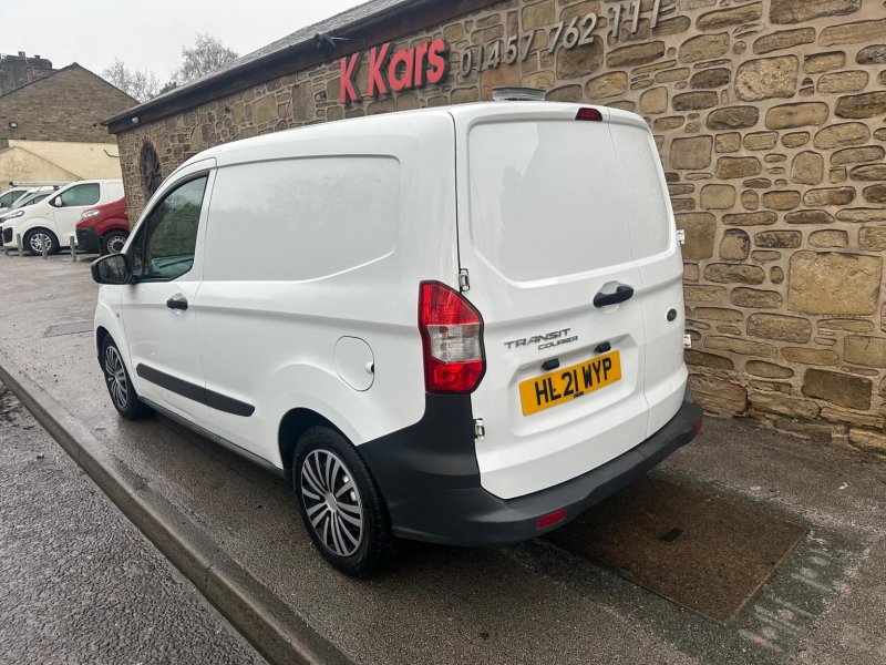 FORD TRANSIT COURIER