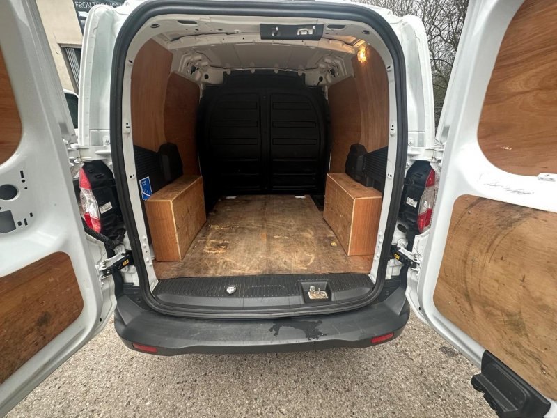 FORD TRANSIT COURIER