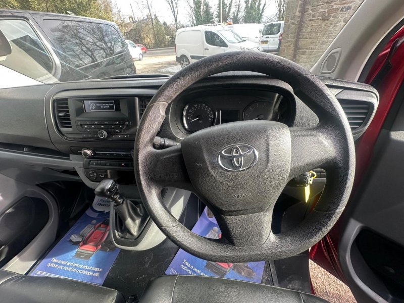 TOYOTA PROACE