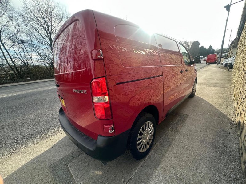 TOYOTA PROACE