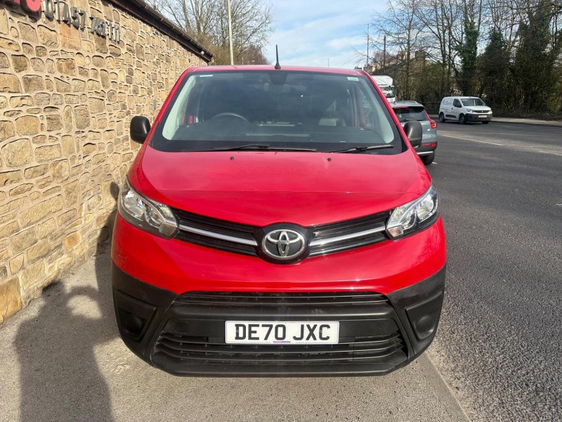 TOYOTA PROACE
