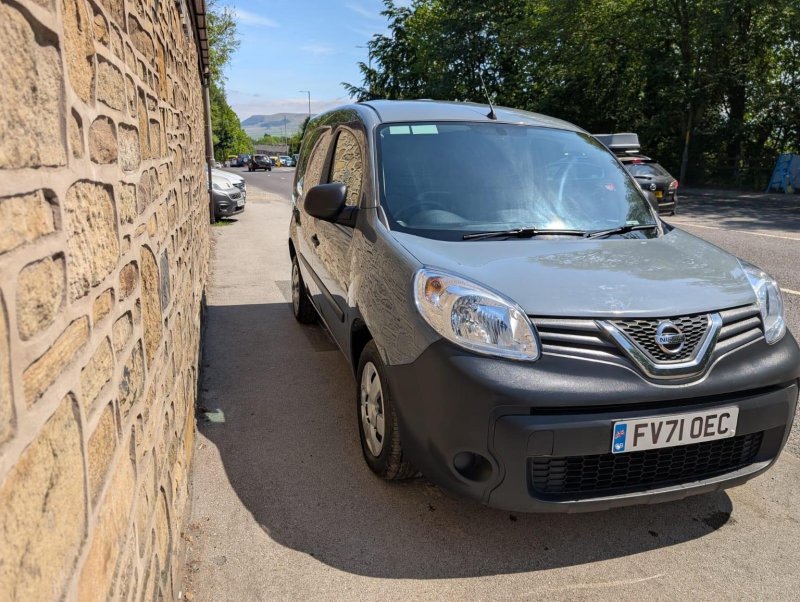 NISSAN NV250