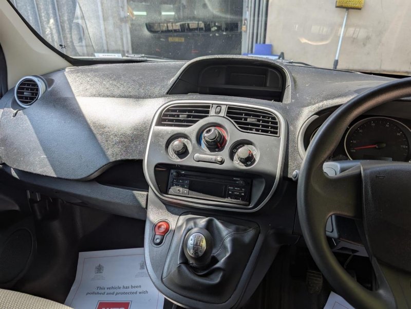 NISSAN NV250