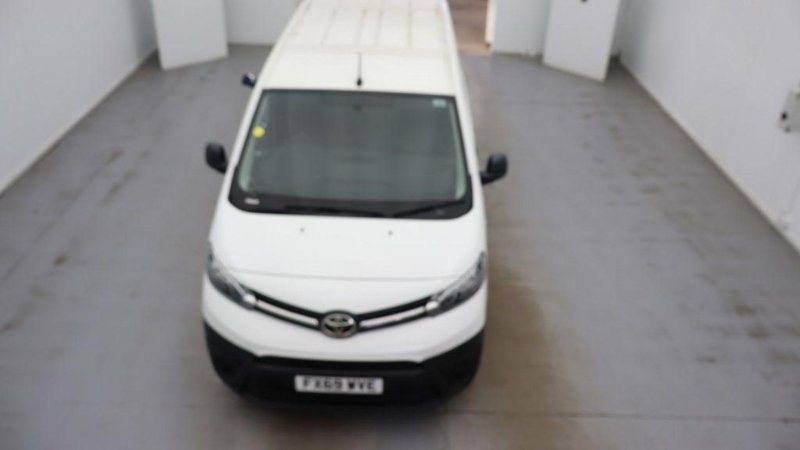 TOYOTA PROACE
