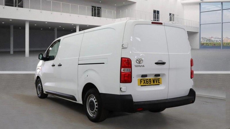 TOYOTA PROACE