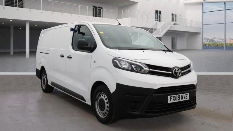 TOYOTA PROACE