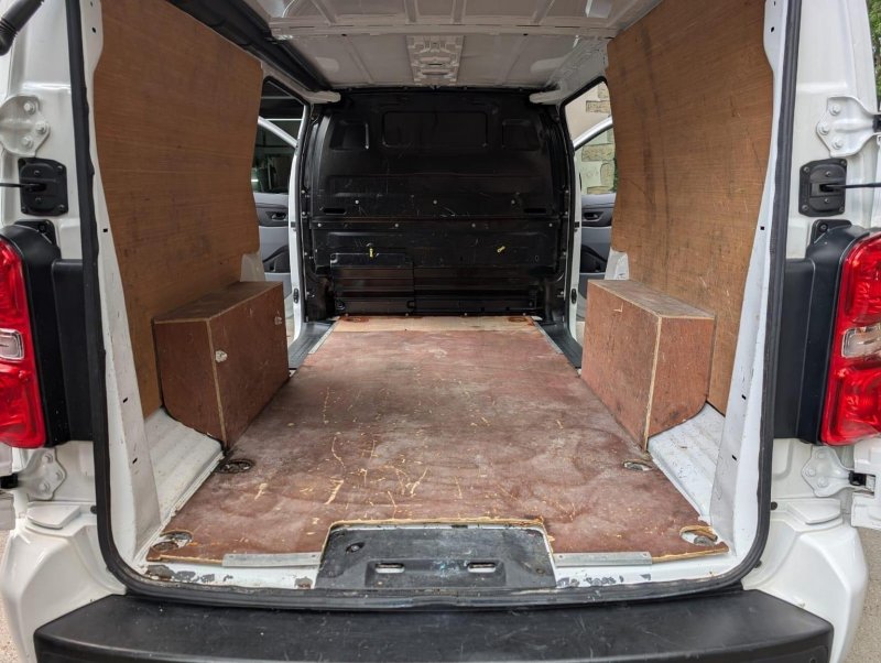 VAUXHALL VIVARO