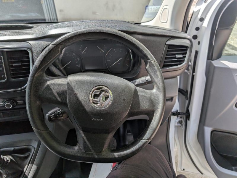 VAUXHALL VIVARO
