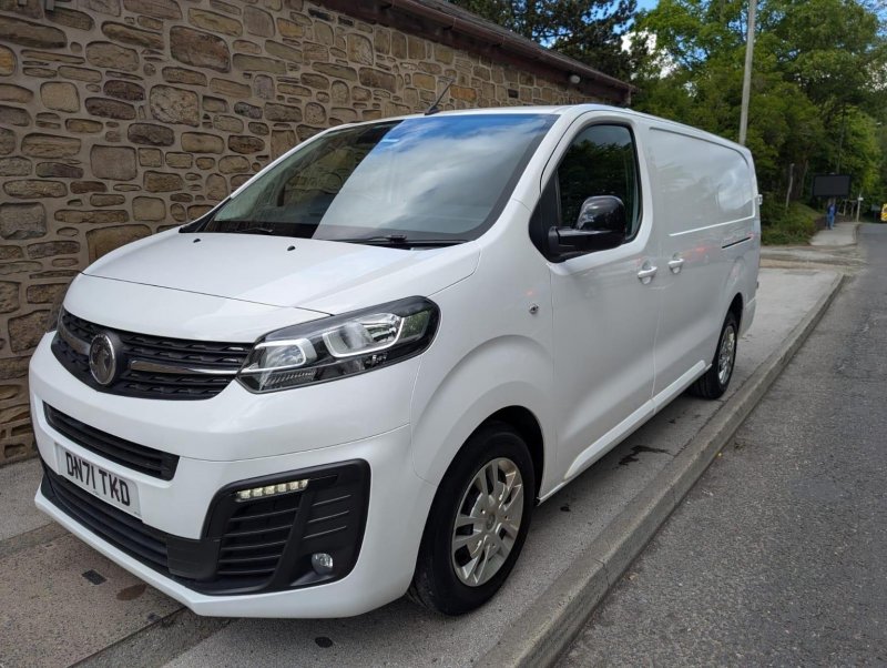 VAUXHALL VIVARO
