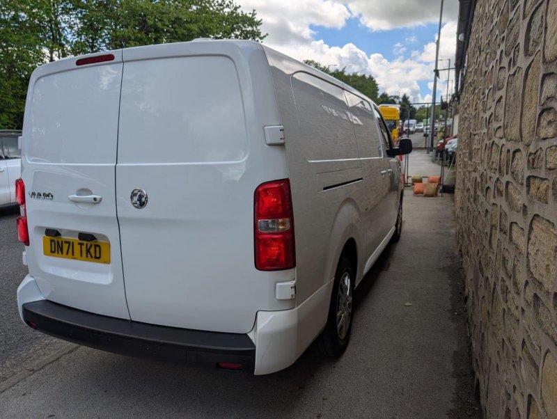 VAUXHALL VIVARO