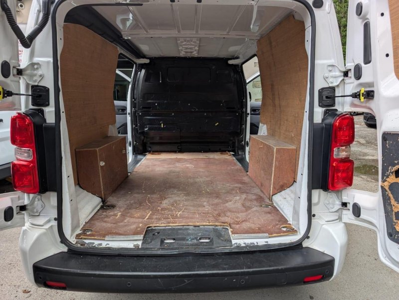 VAUXHALL VIVARO