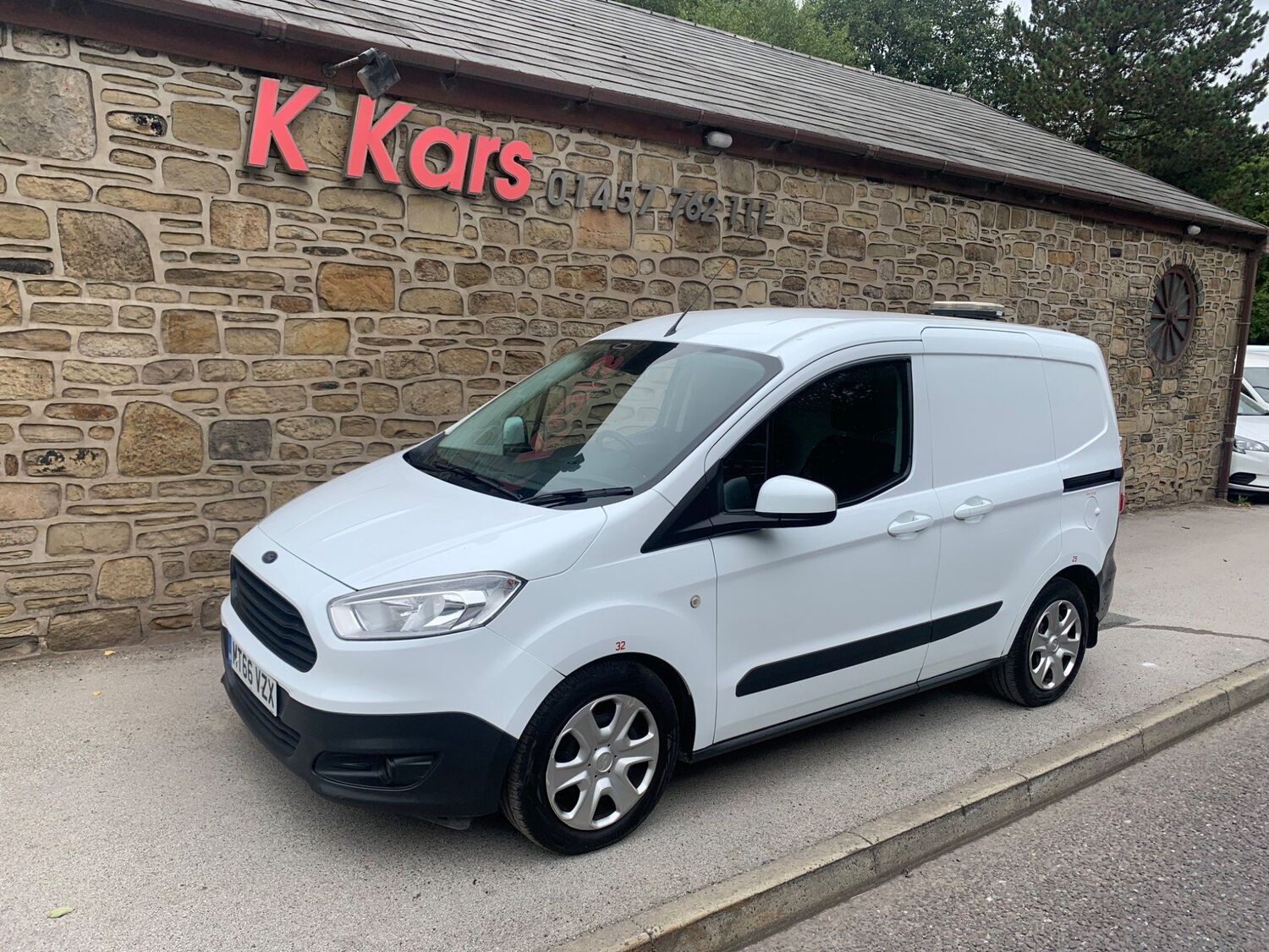 Used FORD TRANSIT COURIER 2017 White in Hollingworth Cheshire K Kars